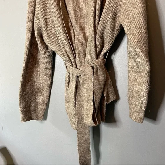 H&M Cozy Brown Knit Cardigan Sweater size medium - Picture 2 of 6